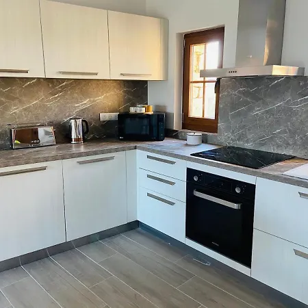 Charmante Dans Un Petit Coin De Paradis * Propriano (Corsica)