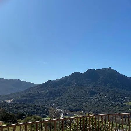Charmante Dans Un Petit Coin De Paradis