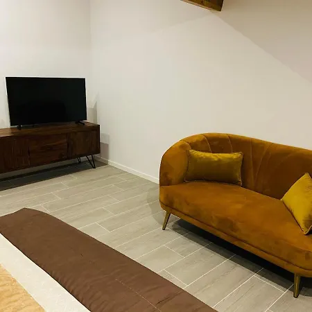 Charmante Dans Un Petit Coin De Paradis *