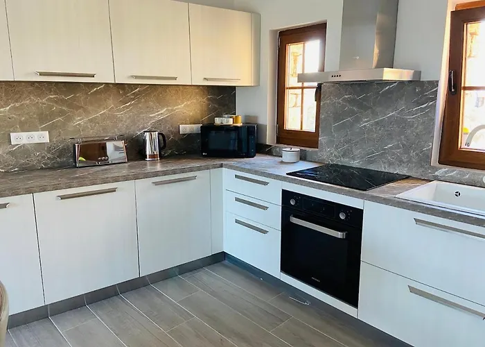 Charmante Dans Un Petit Coin De Paradis * Propriano (Corsica)