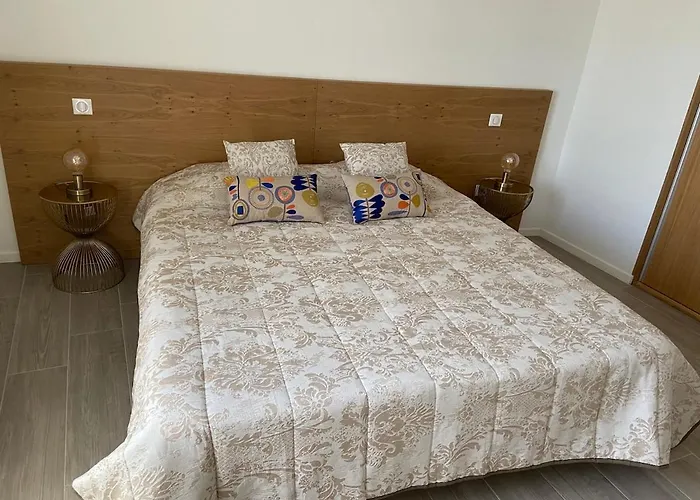 Charmante Dans Un Petit Coin De Paradis *